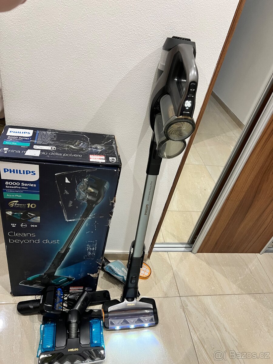Tyčový vysavač Philips 8000 Series Aqua Plus