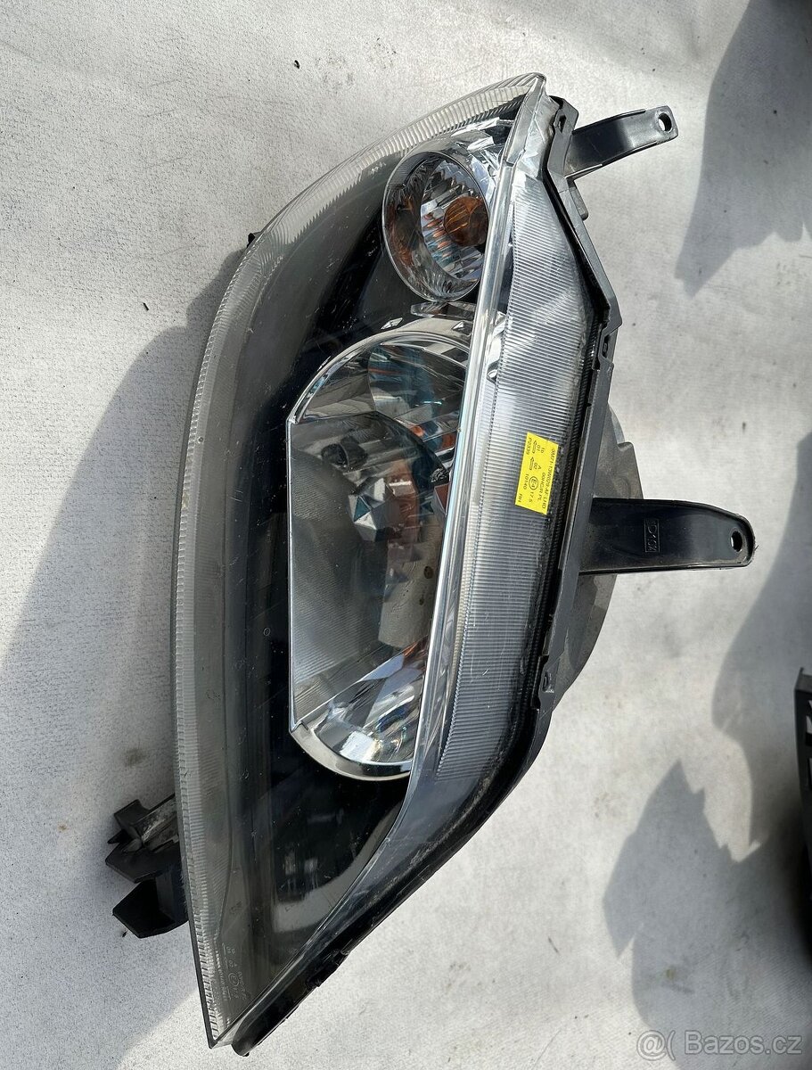 Mazda 2 DY, světlo pravé přední