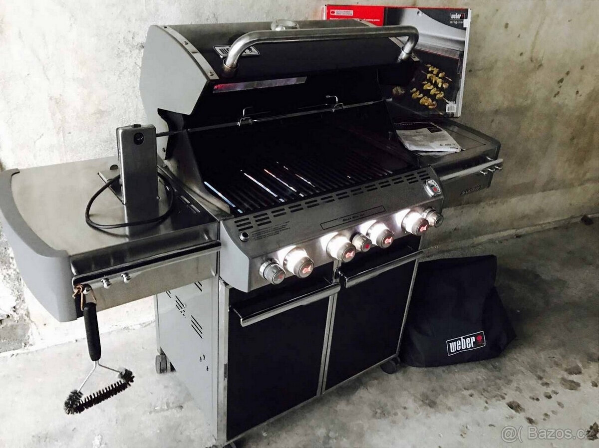 Plynový gril Weber Summit E-470, černý