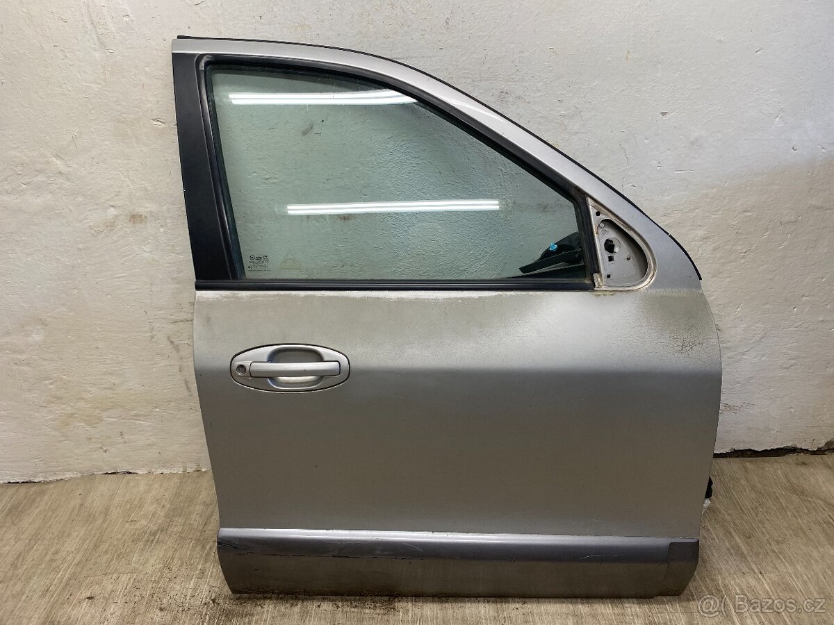 HYUNDAI SANTE FE I 2000-2006 - PRAVÉ PŘEDNÍ DVEŘE KOMPLETNÍ