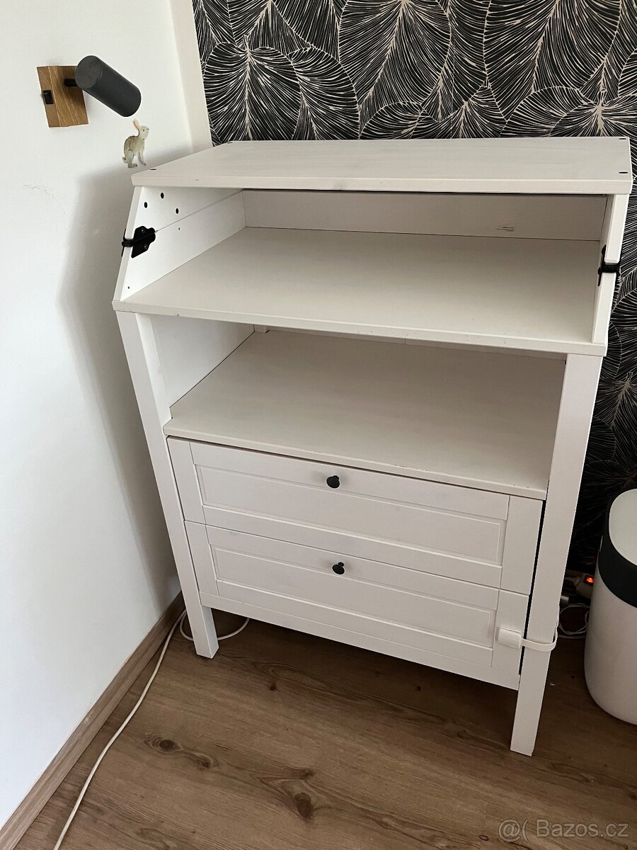 Přebalovací pult Ikea