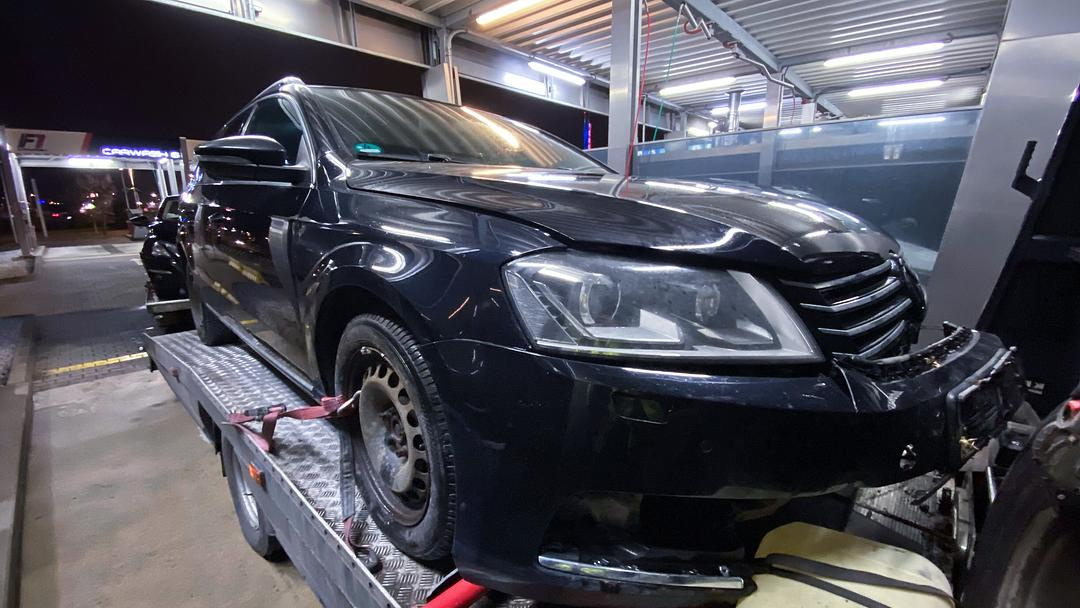 Vůz na náhradní díly VW Passat B7 kombi 2012 CFGB PBE LC9X