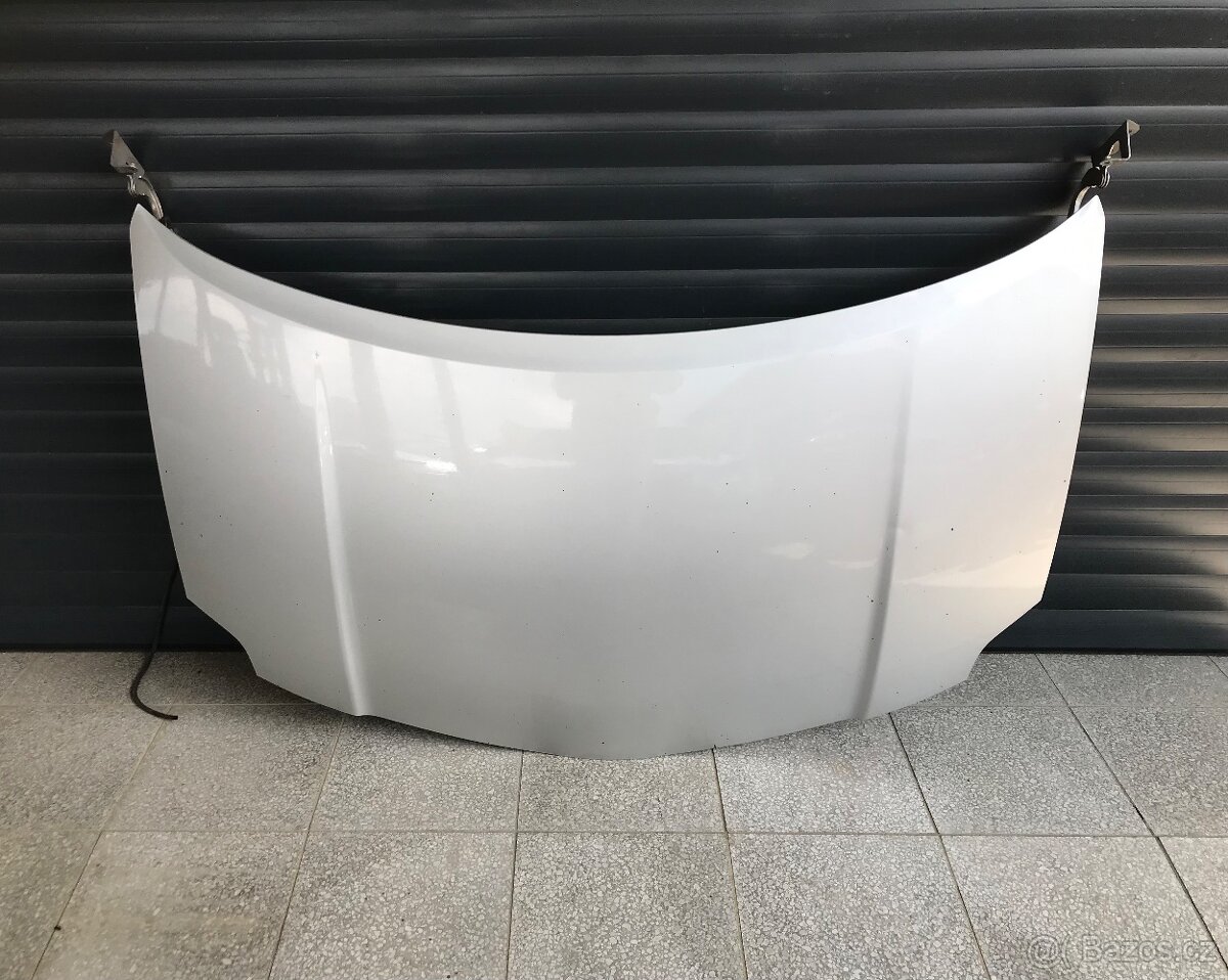 Toyota Auris kapota, výztuha, panty