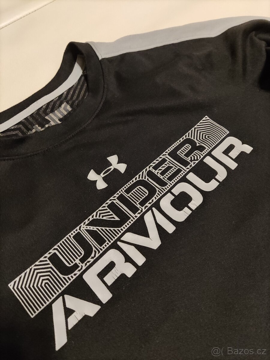 UNDER ARMOUR chlapecké funkční třičko šíře 42cm delka 56cm