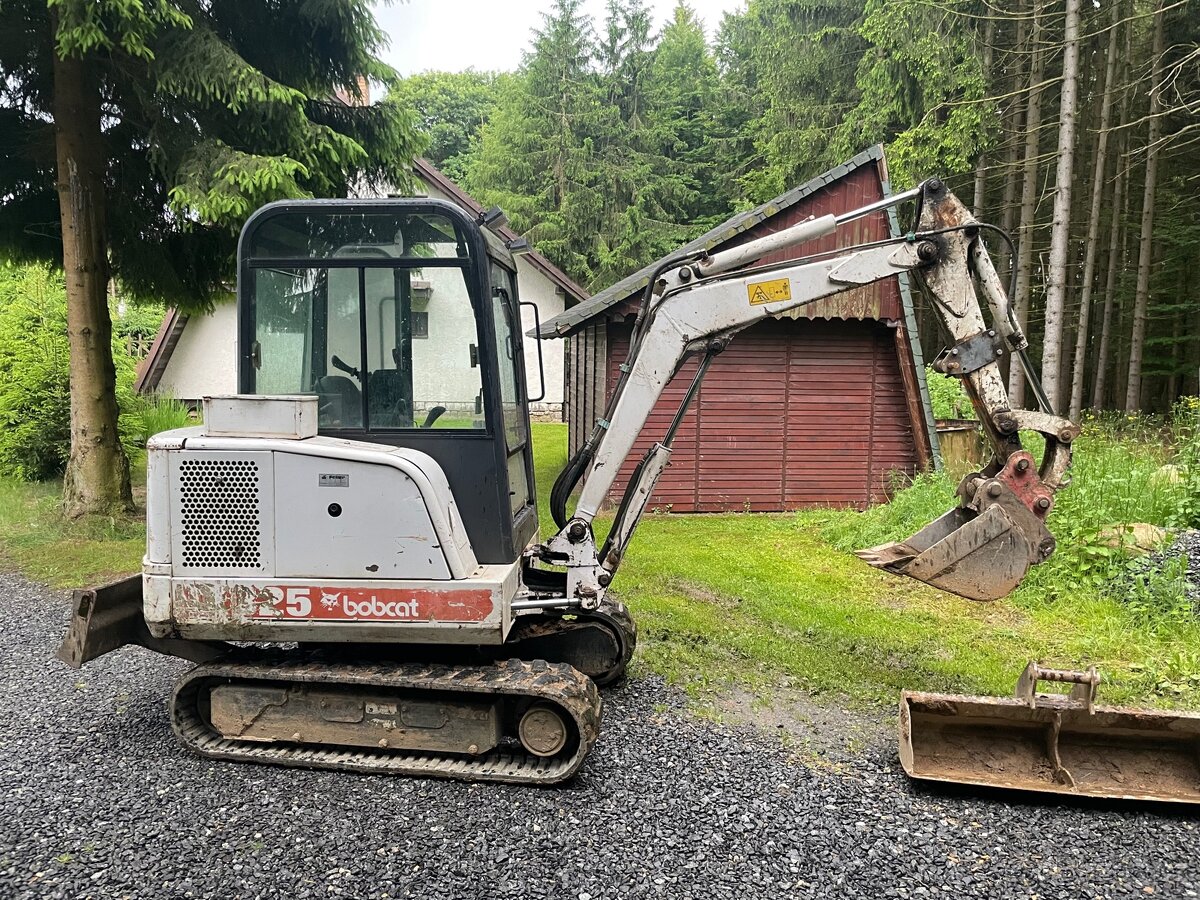Minibagr Bobcat 325 2,7 tuny váha