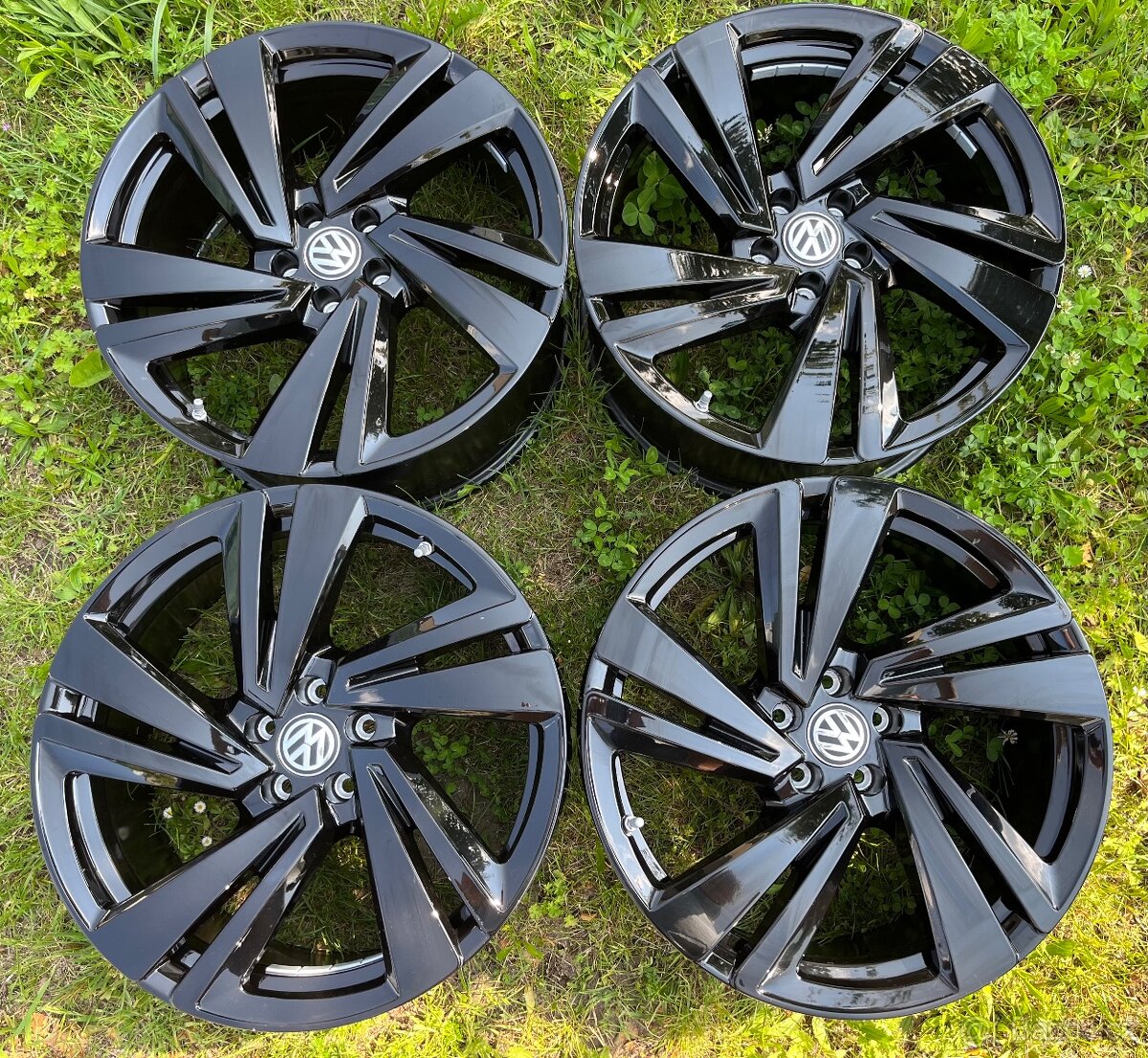 VW Touareg 3 R20 - model "Nevada"