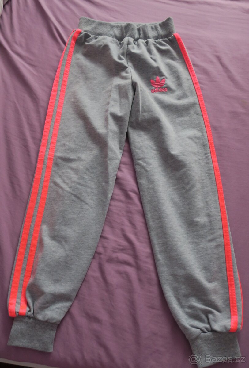 Tepláky Adidas vel. 122-128