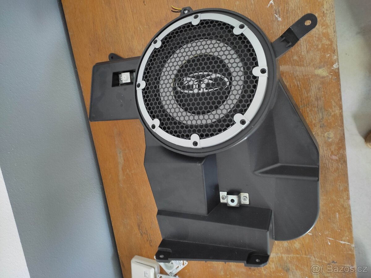 Mitsubishi ASX originální Subwoofer + tapecírung