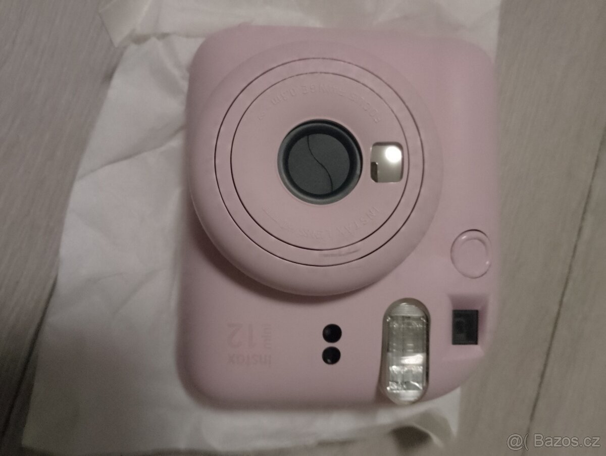 Prodám Instax mini 12