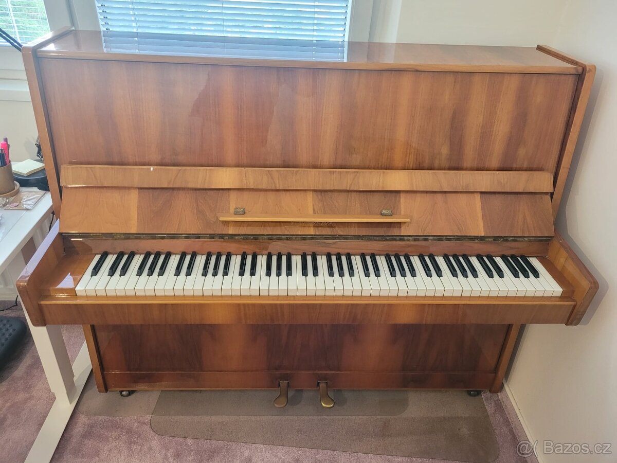 Domácí piáno (pianino) cenu nabídněte