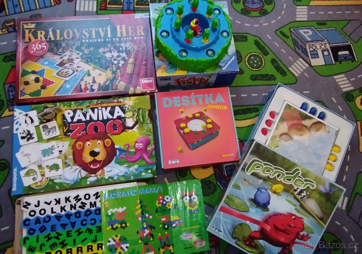 Deskové a stolní hry karty pexesa a další