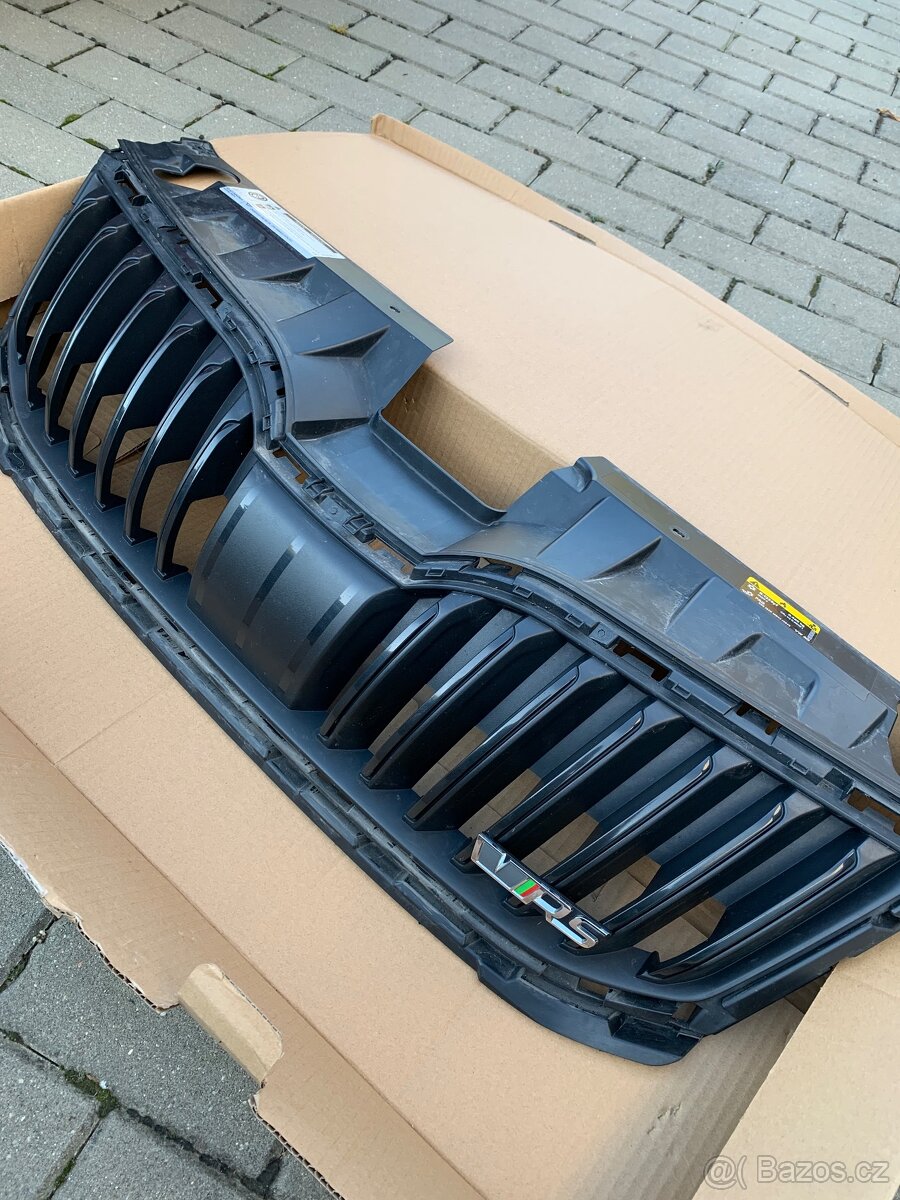 Přední mřížka chladiče Škoda Octavie 3