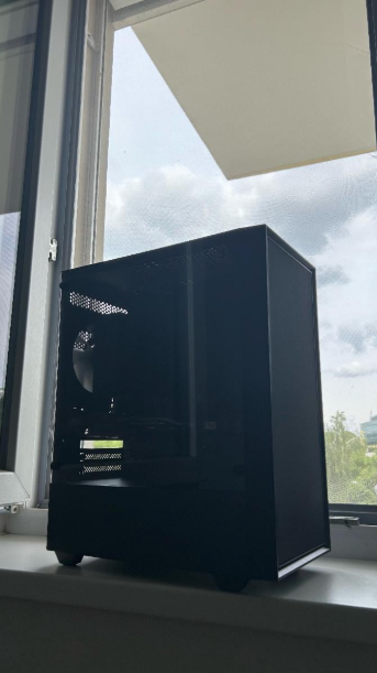 Velice slušný Herní počítač, s Windows 11