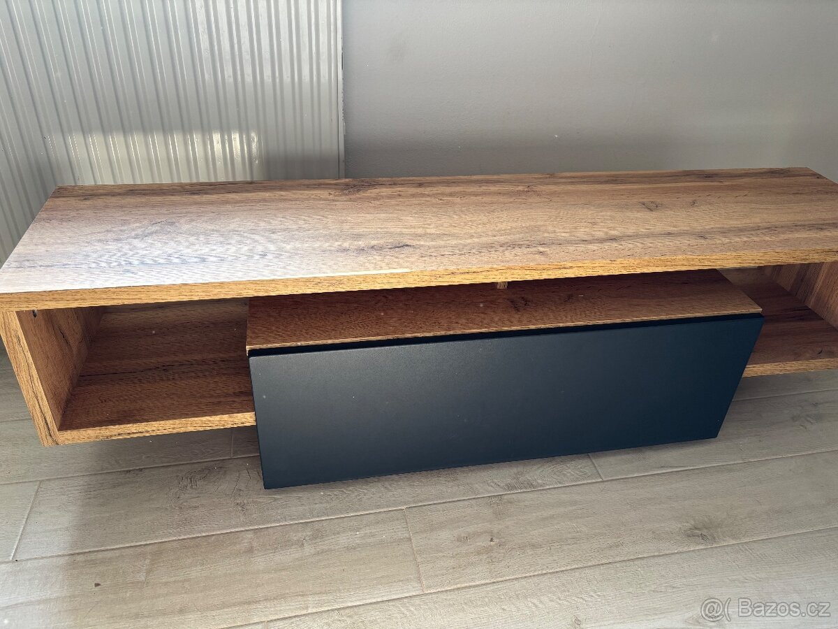 Skříň pod TV