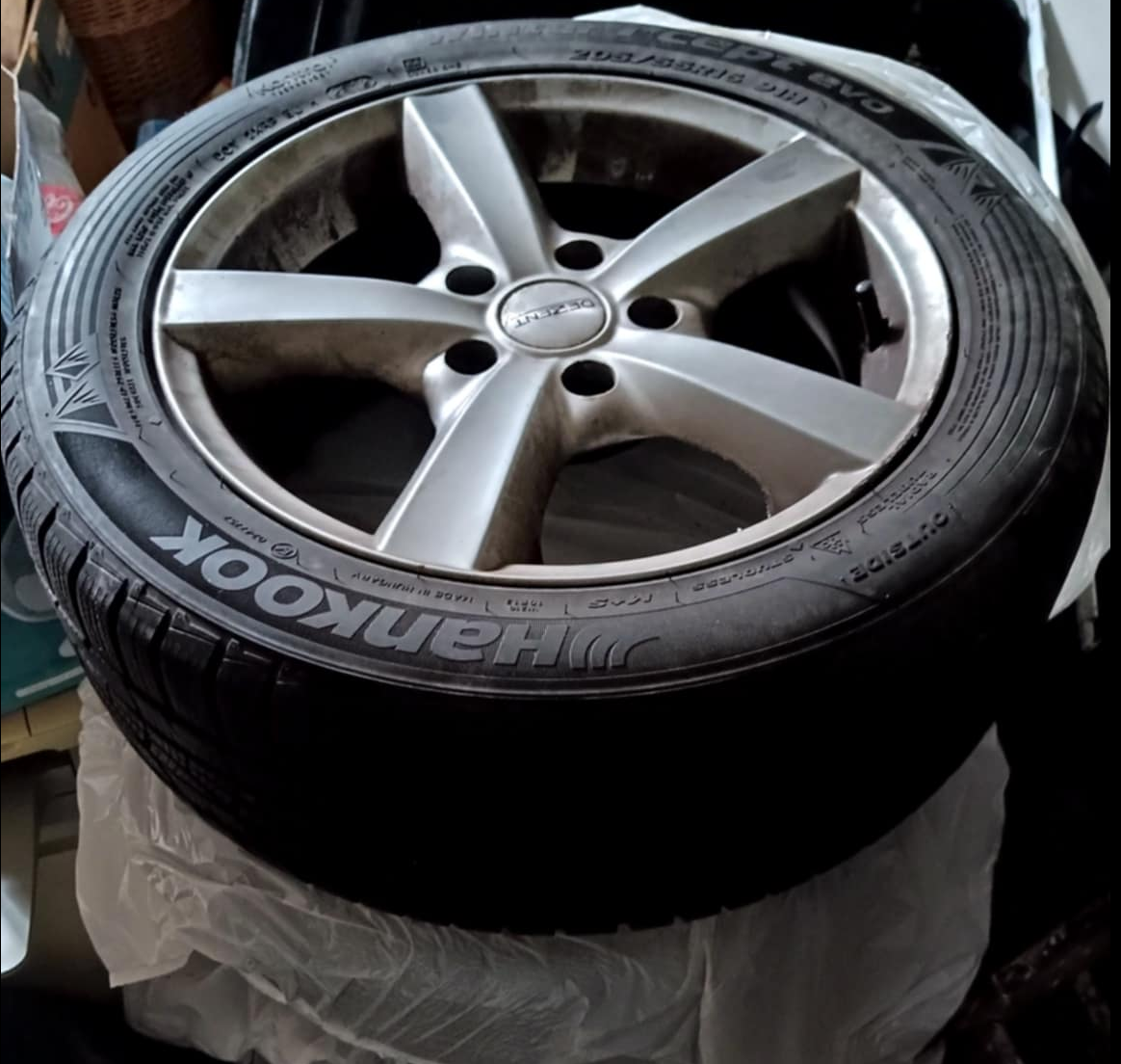 Prodám obuté zimni disky pro KIA CEED