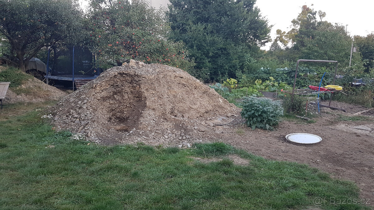 Hlína zemina za odvoz