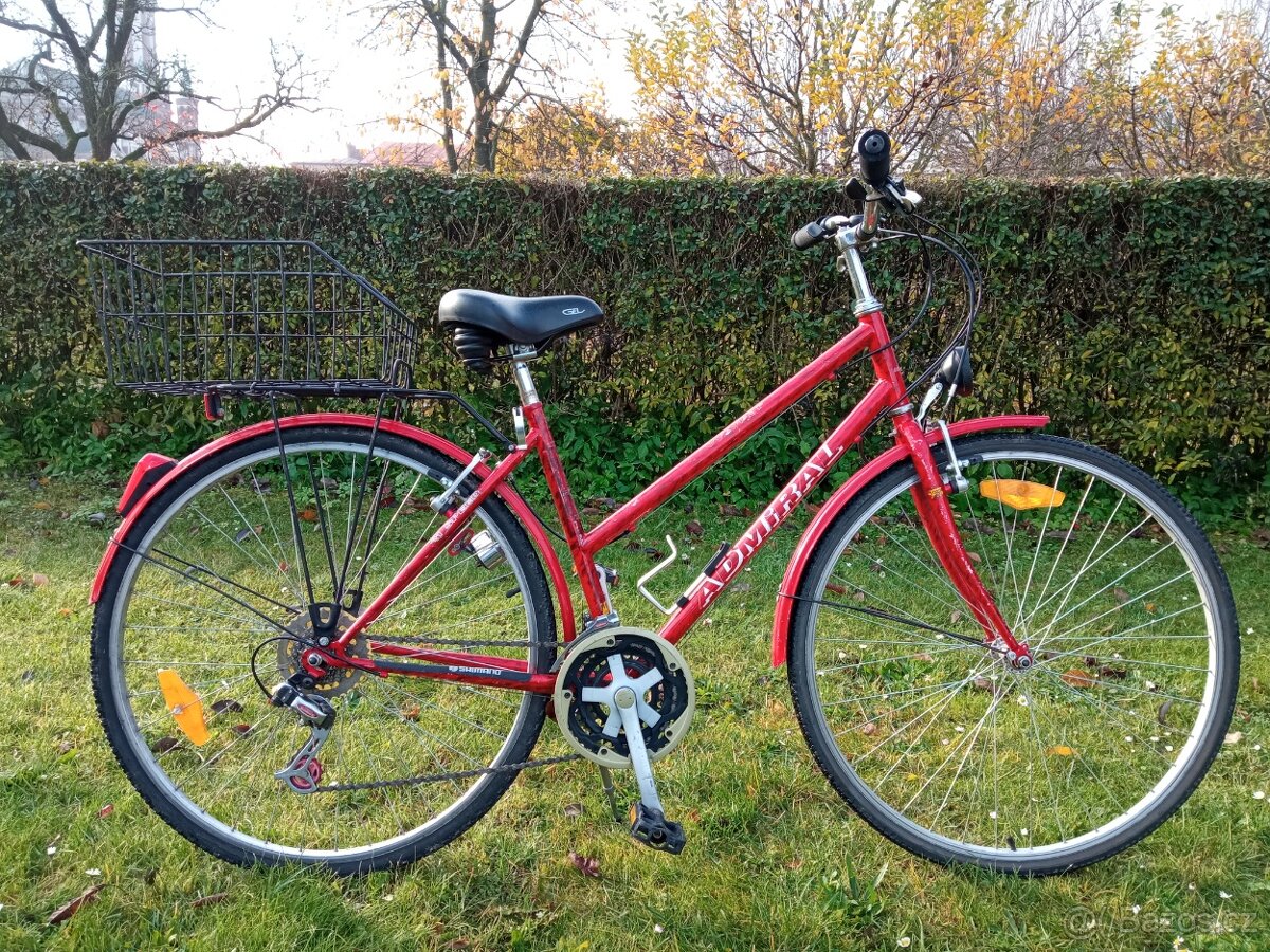 Dámské kolo s košíkem