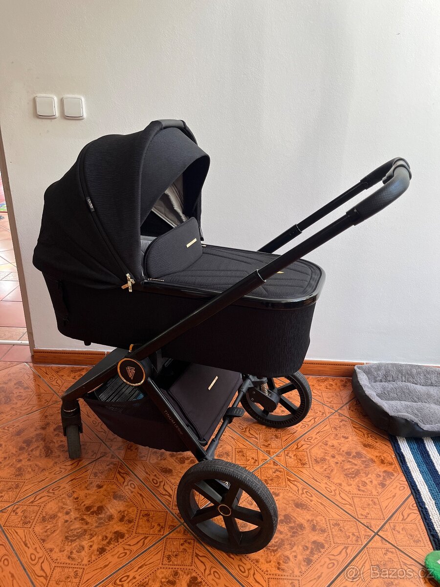 Kočárek Venicci Tinum Upline All black