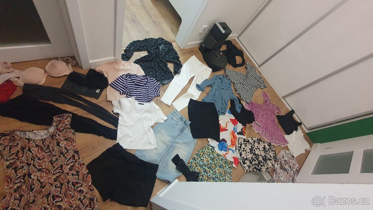 Velký balík dámské oblečení značkové velikost S