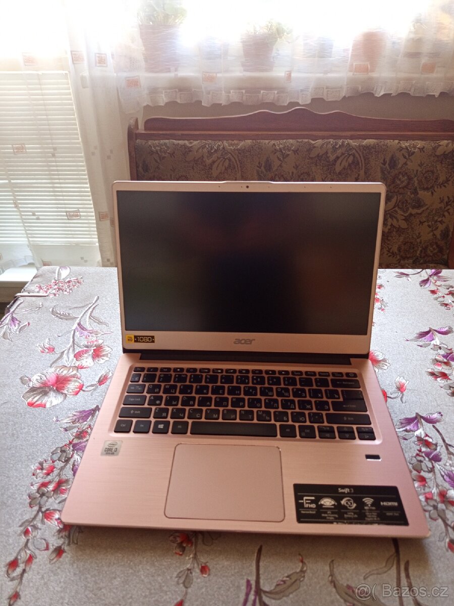 Acer Swift sf314-58 model:n17w7 na náhradní díly.