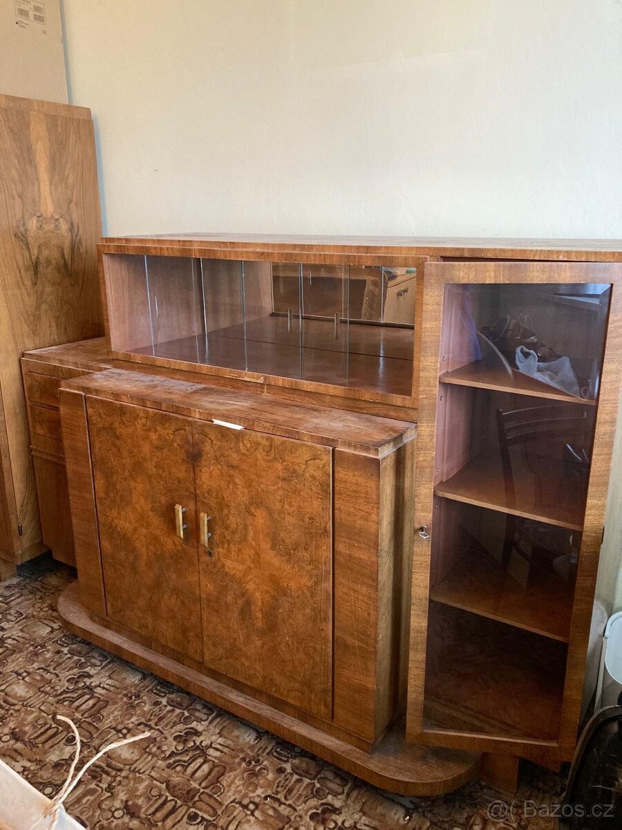 Starožitný nábytek