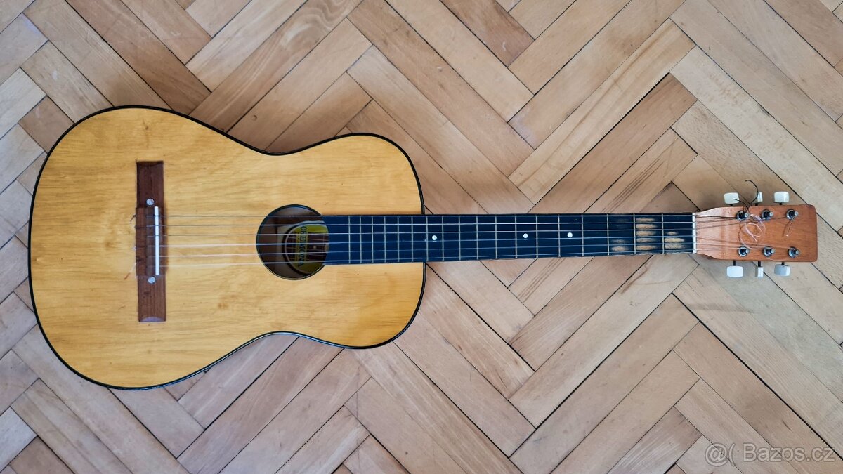 Kytara Cremona, Luby