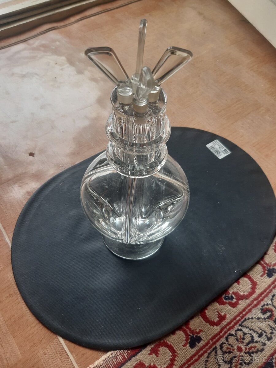 Unikátní čtyřdílná karafa