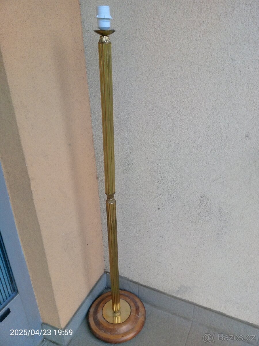 Retro lampa k renovaci