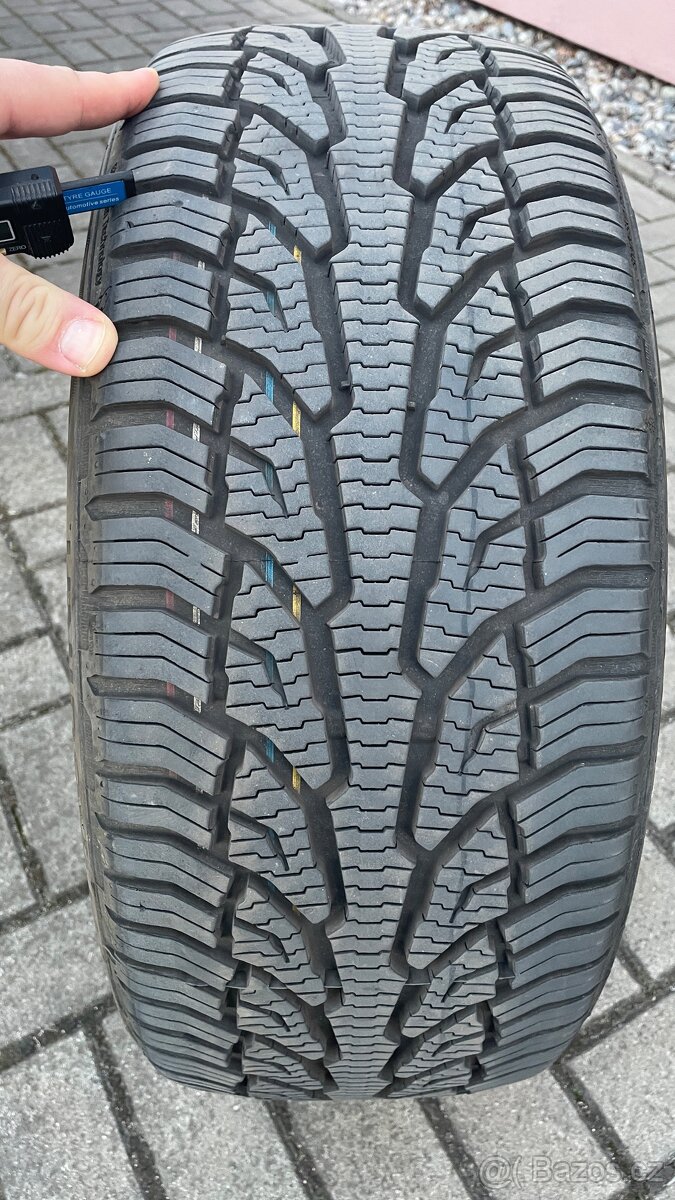 Celoroční pneu 225/45/17