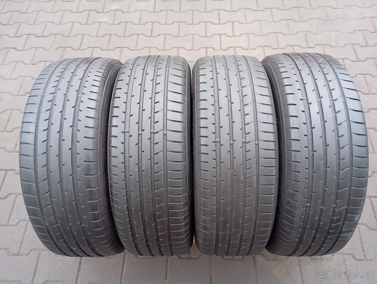 225/55/19 letní pneu toyo