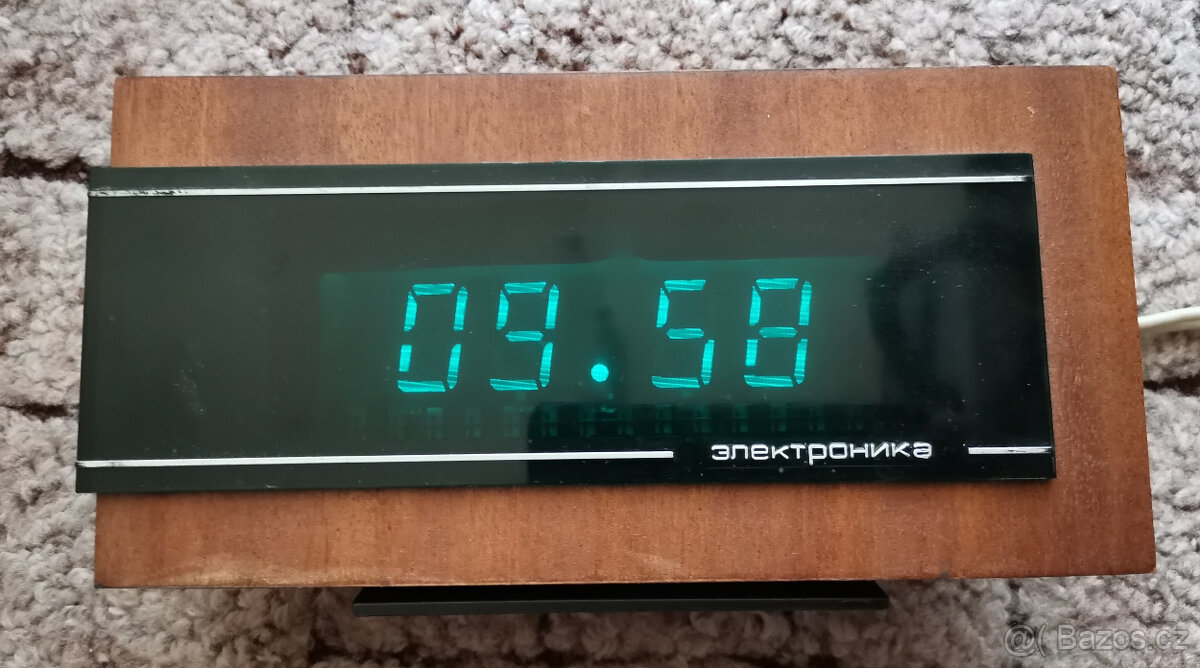 Digitální budík Elektronika z CCCP