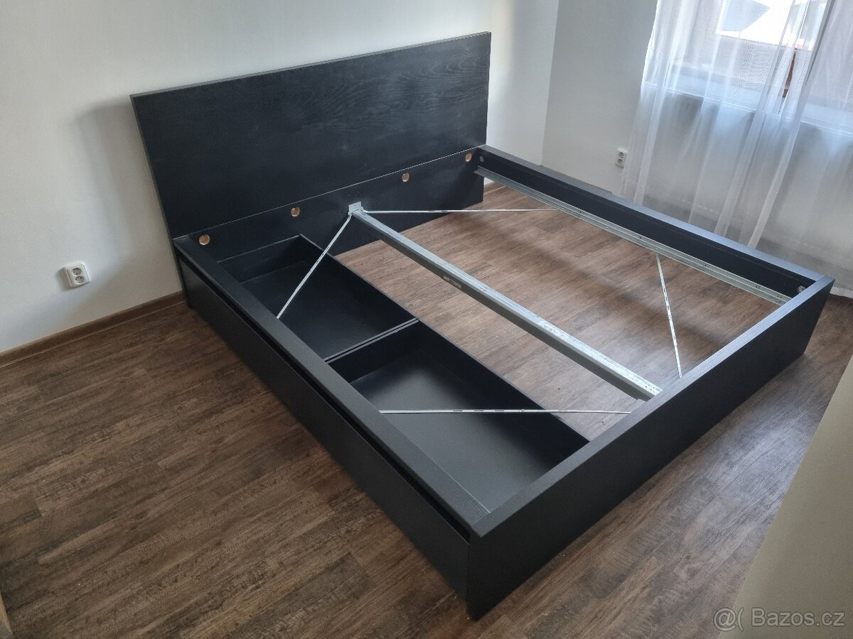 IKEA MALM postel 180x200 s šuplíky