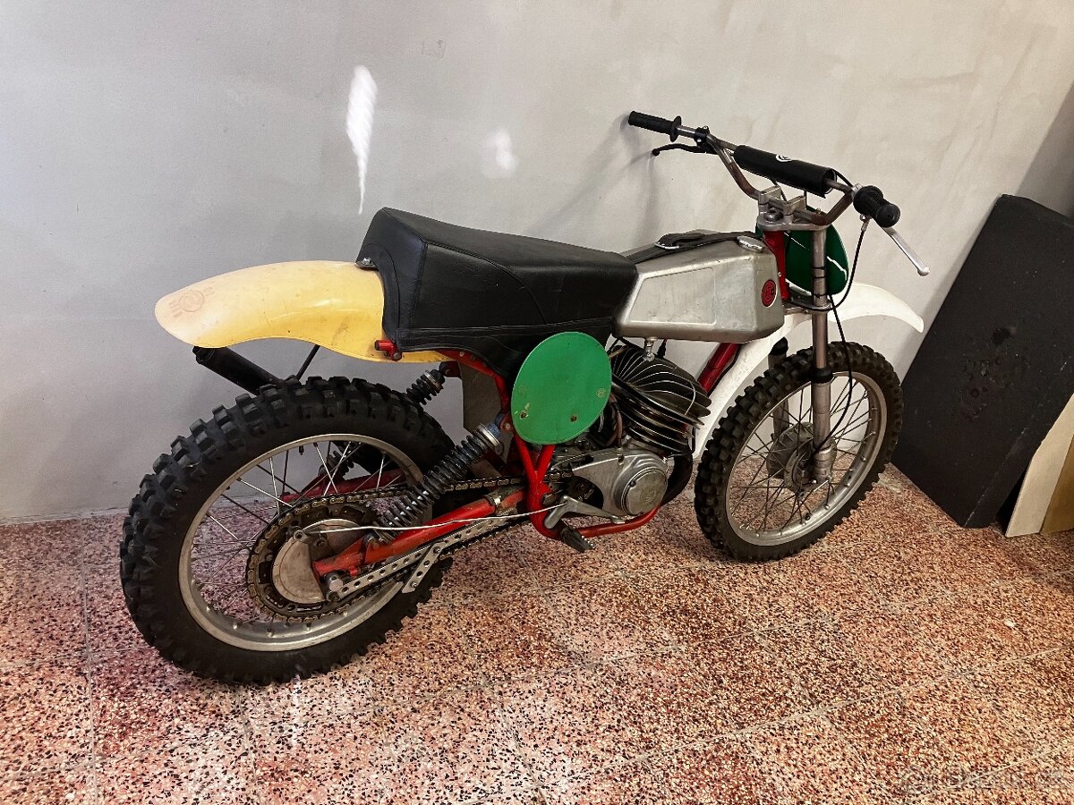 ČZ 250 typ 980 motokros r.v. 1975
