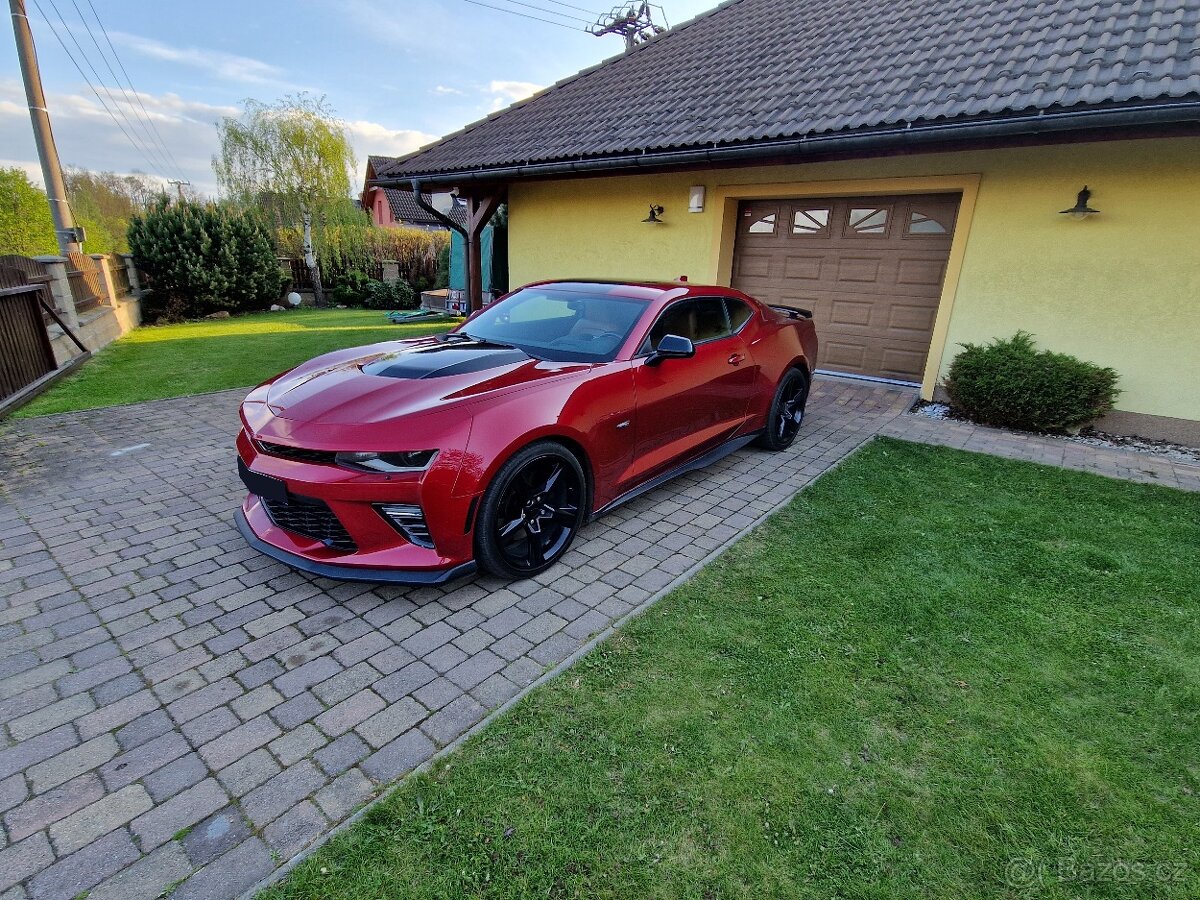 Chevrolet Camaro 6.2 - manuál 2ss