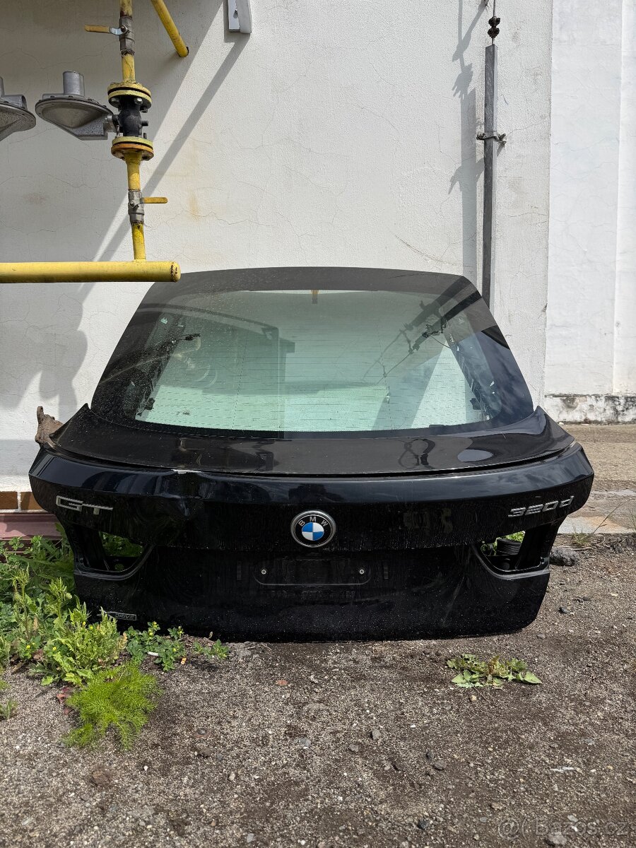 bmw 3 gt f34 černá zadní vrata s oknem