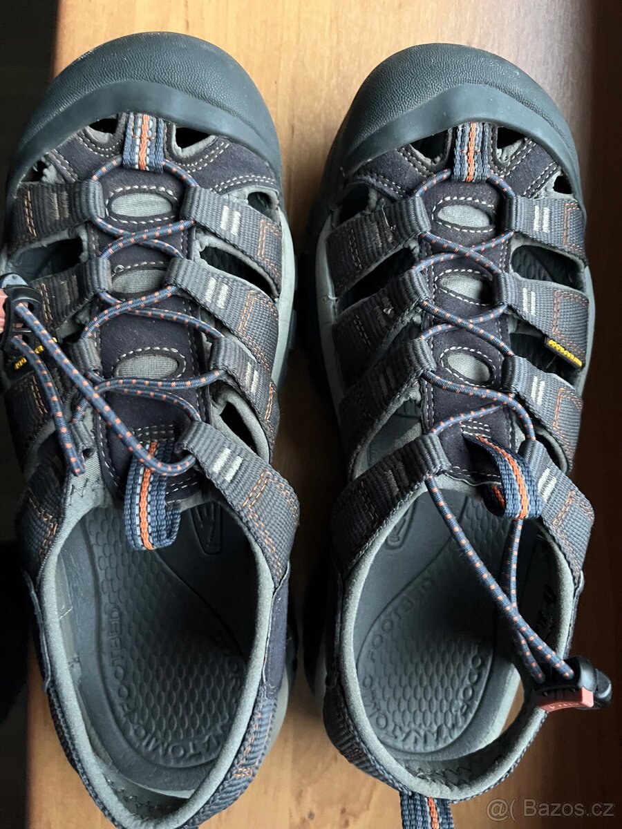 Keen sandály