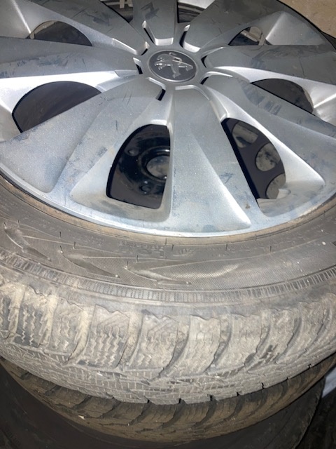 Peugeot 108, Citroen C1, Toyota Aygo- 165/60 R15