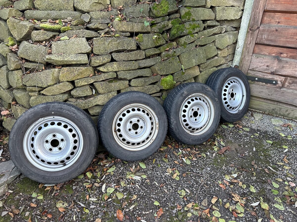 Prodám disky s pneu na VW T5/T6