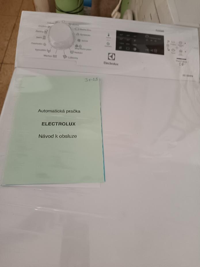 vrchem plněná pračka Electrolux