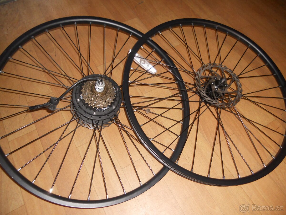 Zapletená kola s motorem 26"(Nová)