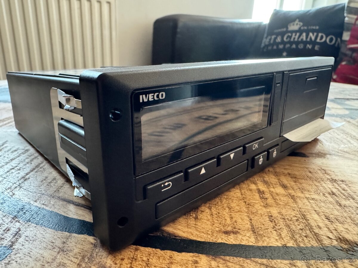 Digitální tachograf VDO / IVECO – 12V – zánovní, nepoužitý