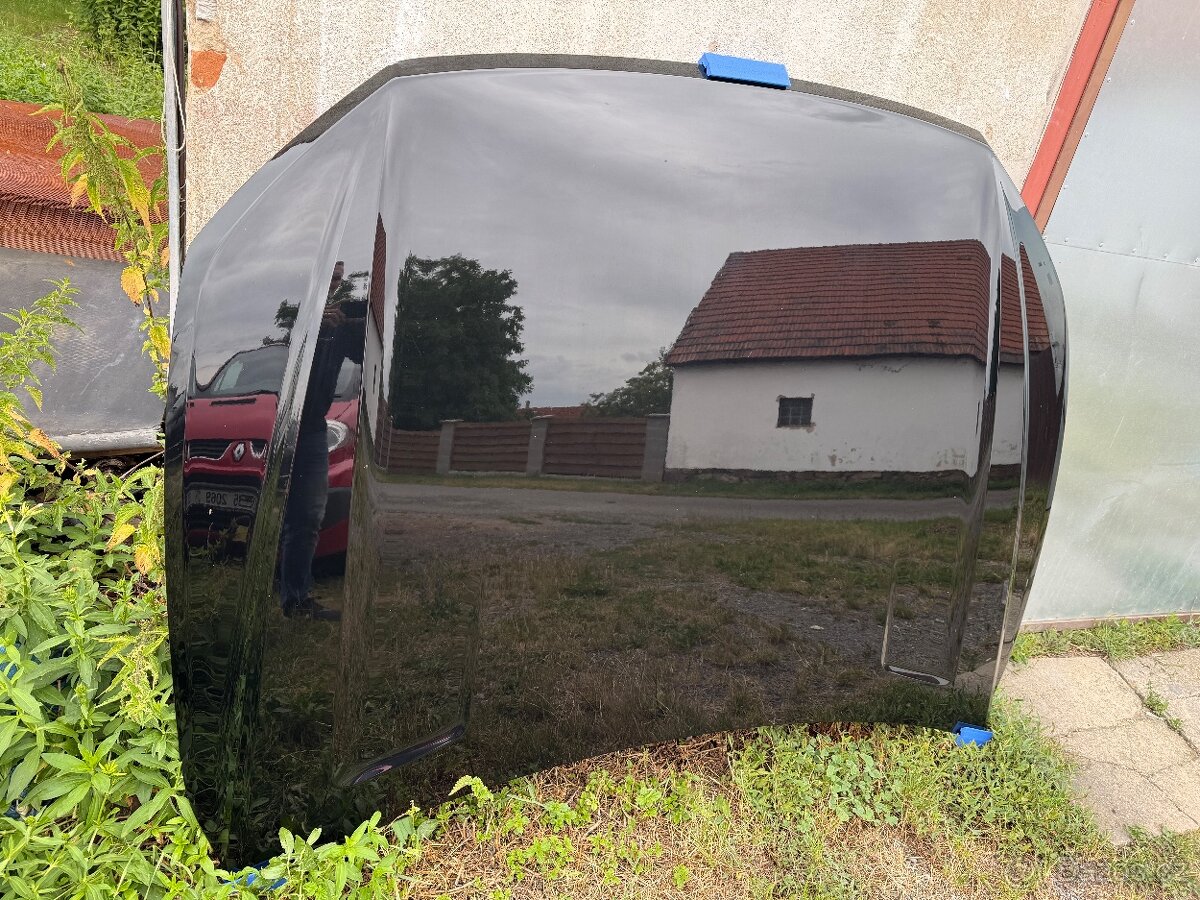 VW Touareg 3 kapota