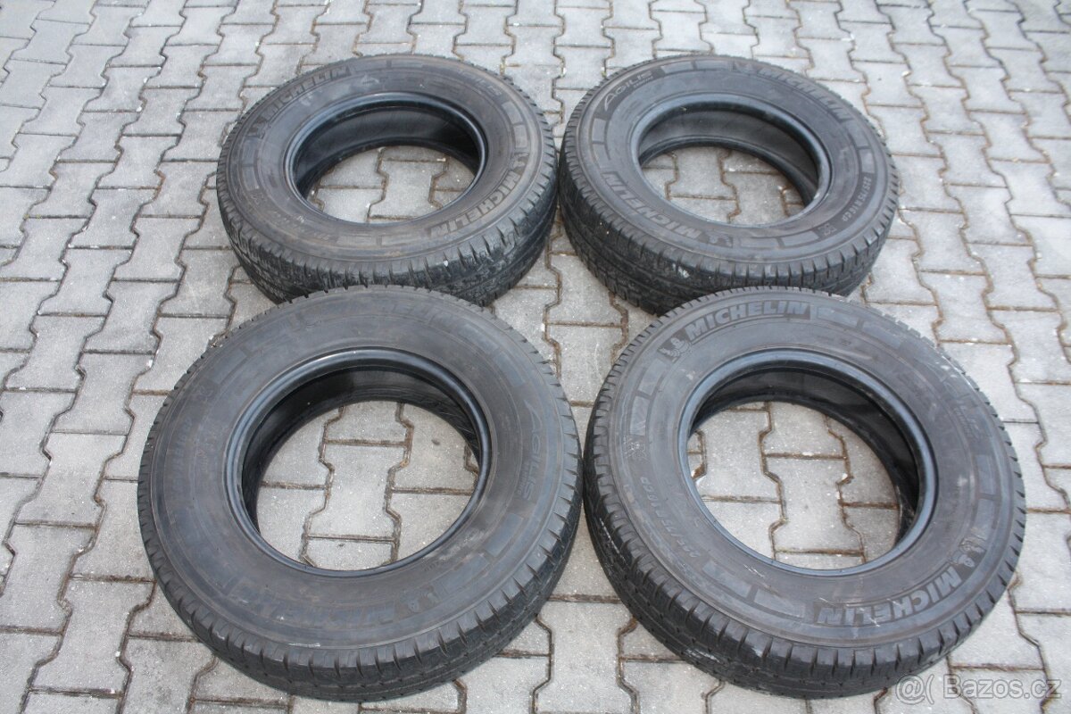 Michelin Agilis Camping 225/75R 16CP 116Q celoroční