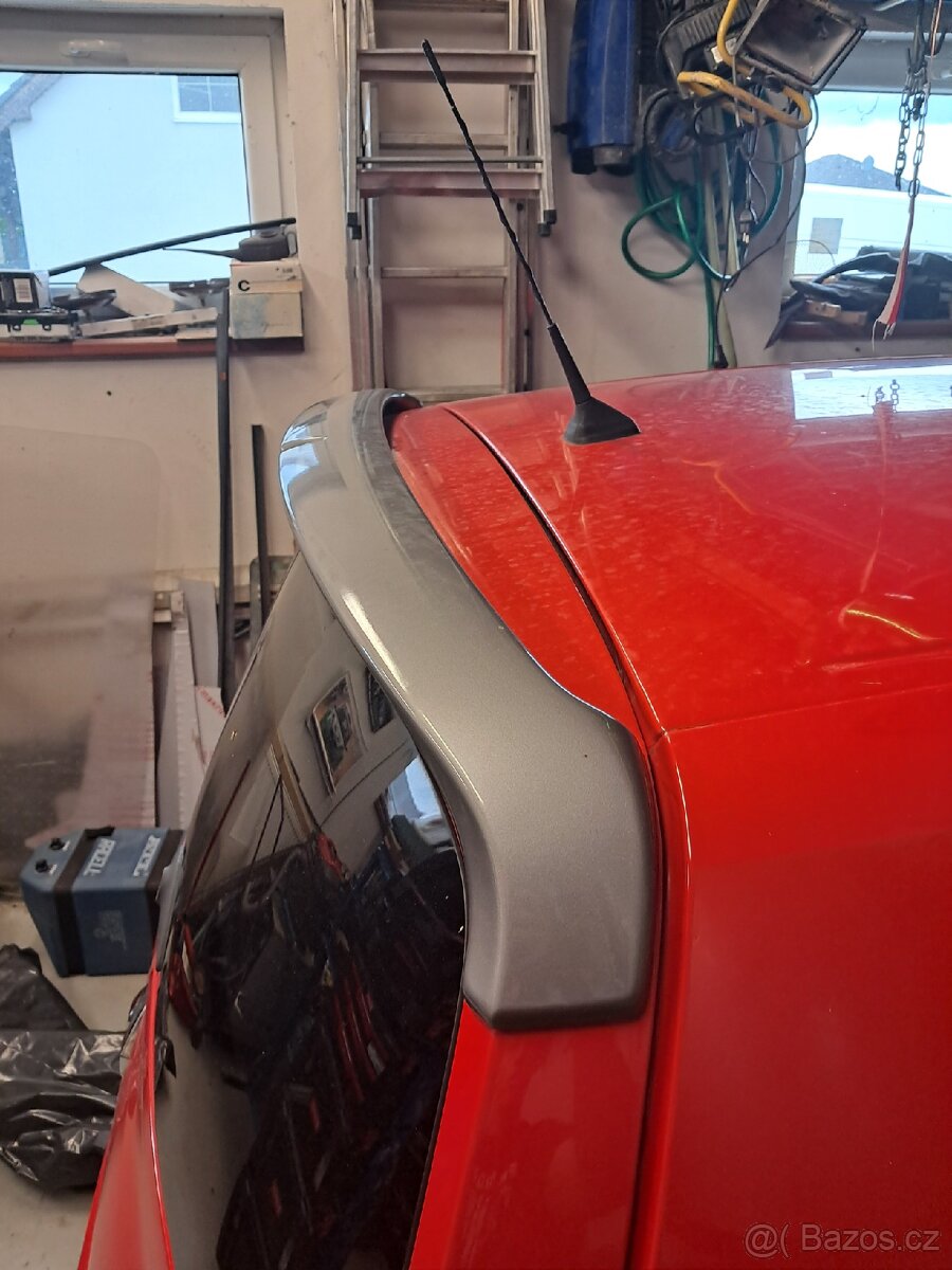 Křídlo renault twingo rs
