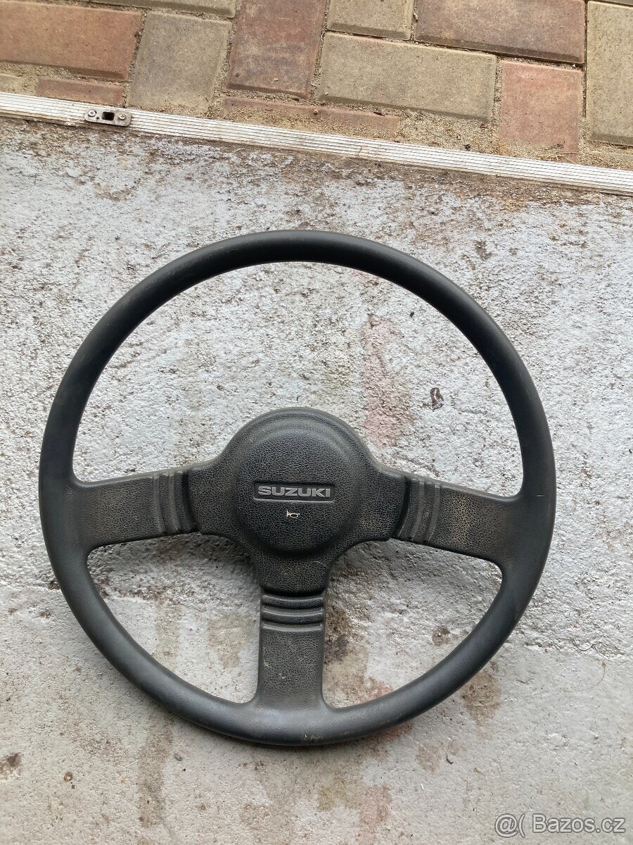 Suzuki samurai volant