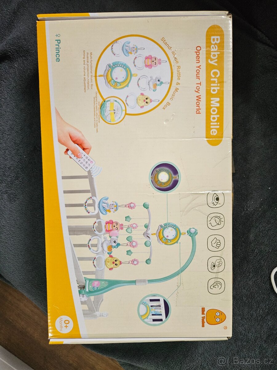 Kolotoč nad postýlku