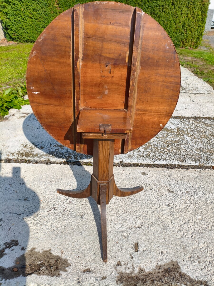 Biedermeier jídelní stůl tzv,, Sklopka``