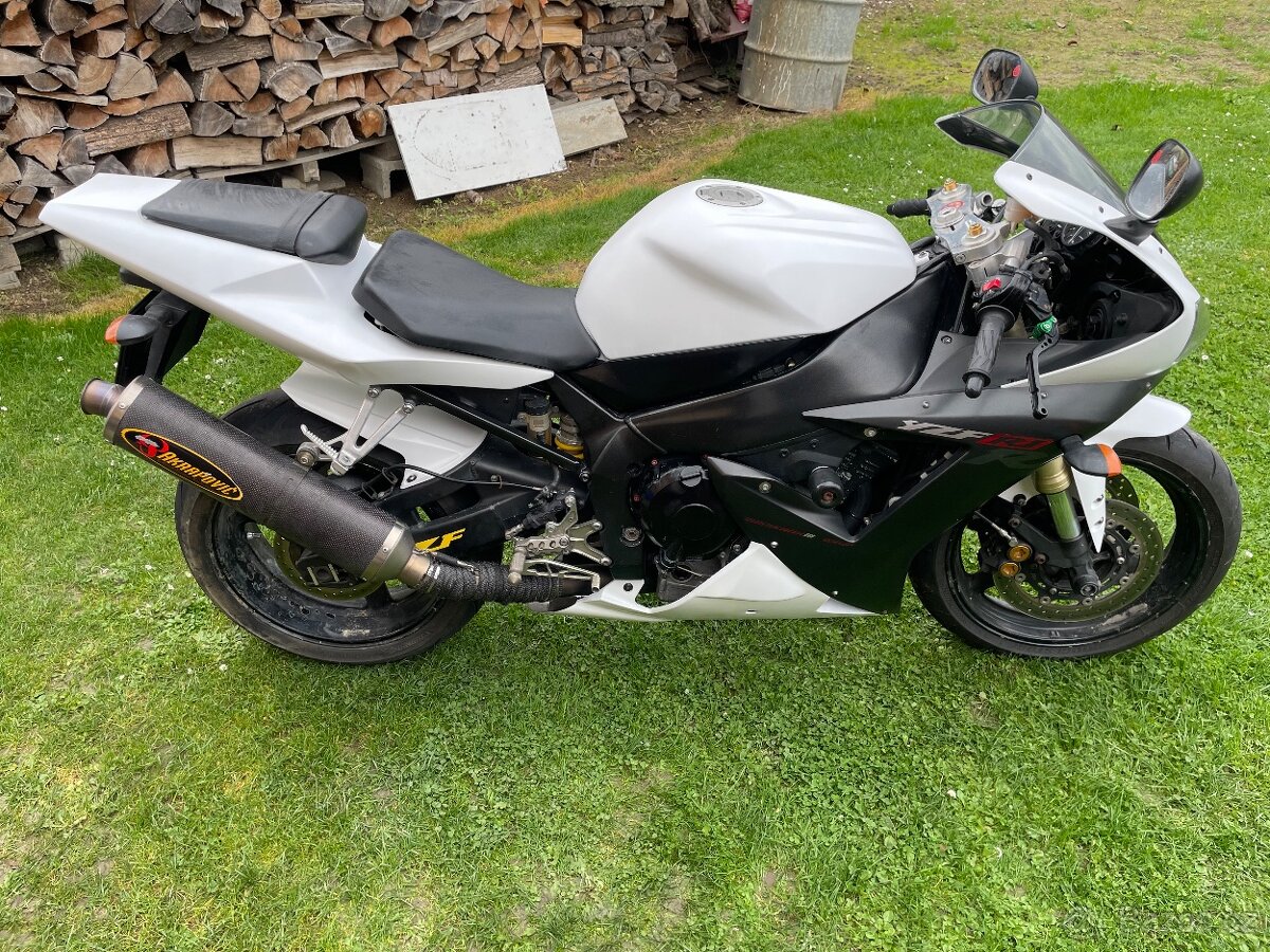 Yamaha YZF-R1 rok 2002