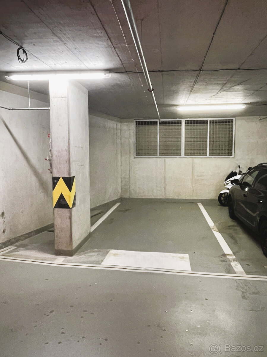 Pronájem garáže 20m2 - Modřany