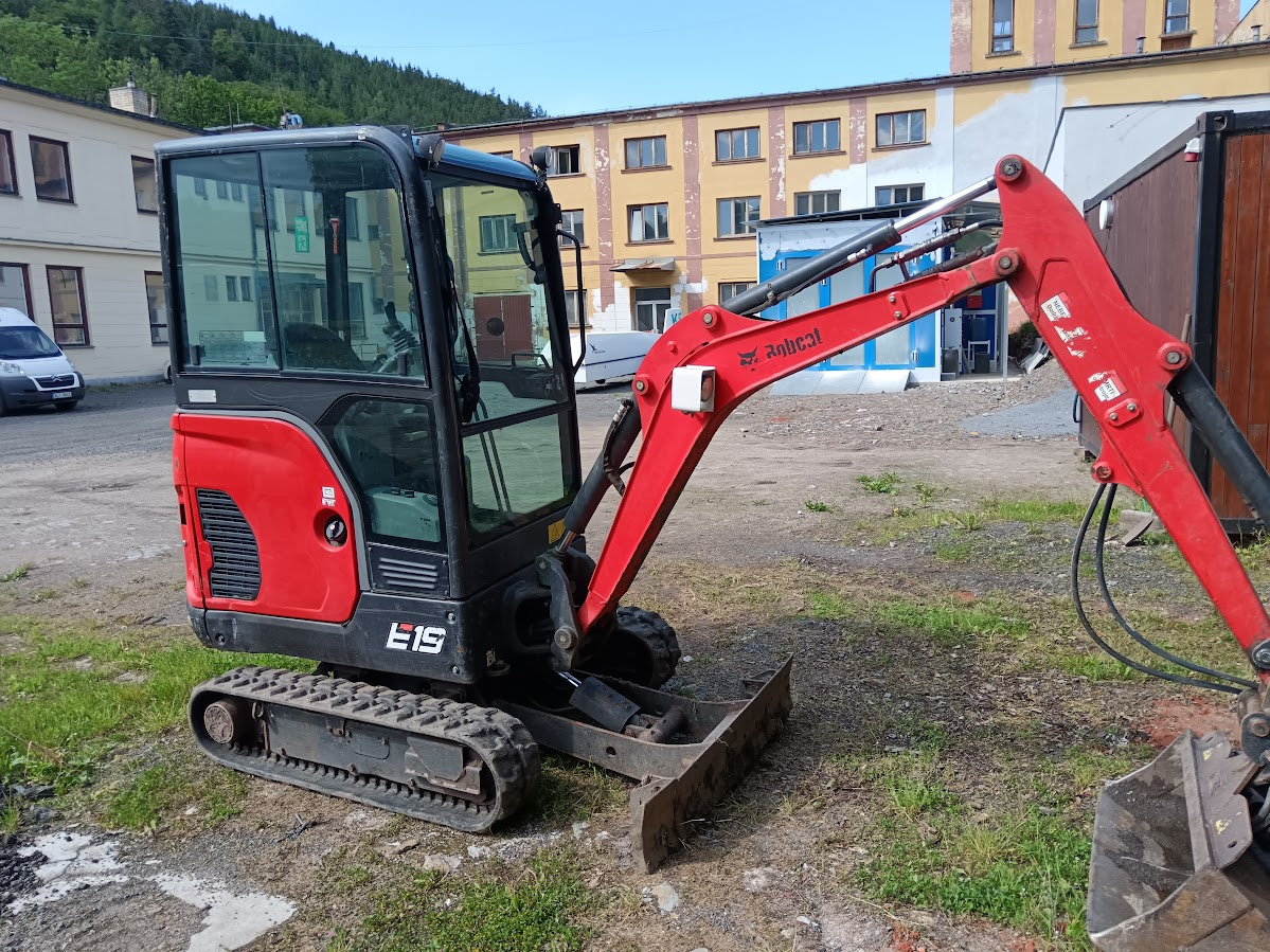 Bobcat E19 Minibagr 1,8 T